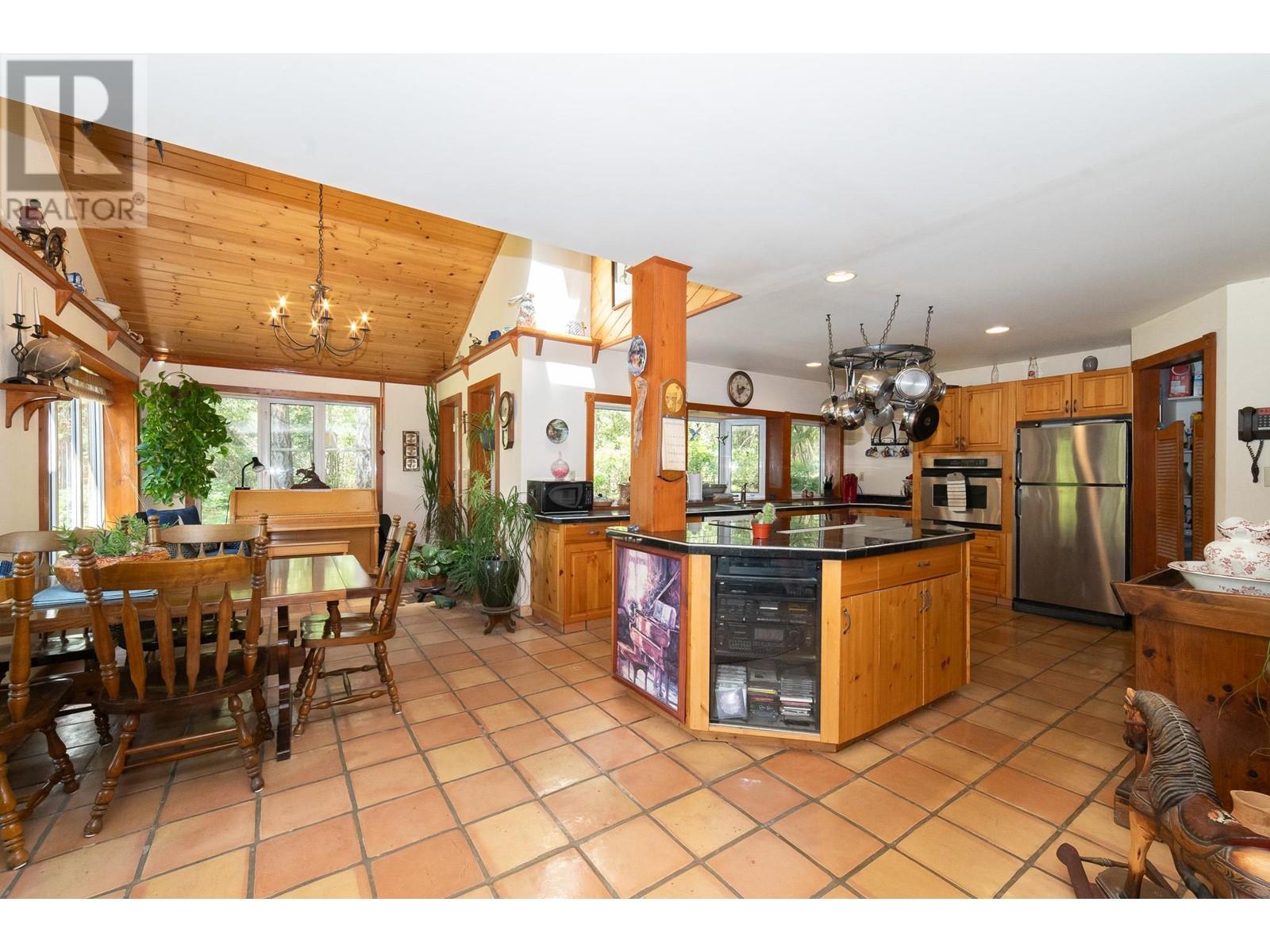 702 Forner Road, Lister, British Columbia  V0B 1G2 - Photo 31 - 10344295