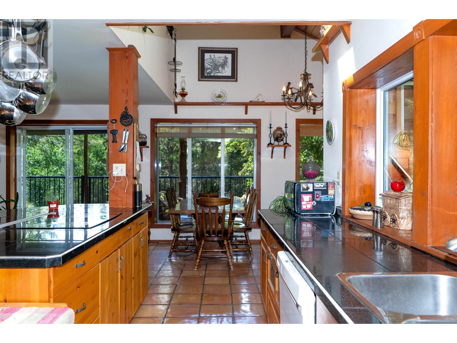 702 Forner Road, Lister, British Columbia  V0B 1G2 - Photo 40 - 10344295