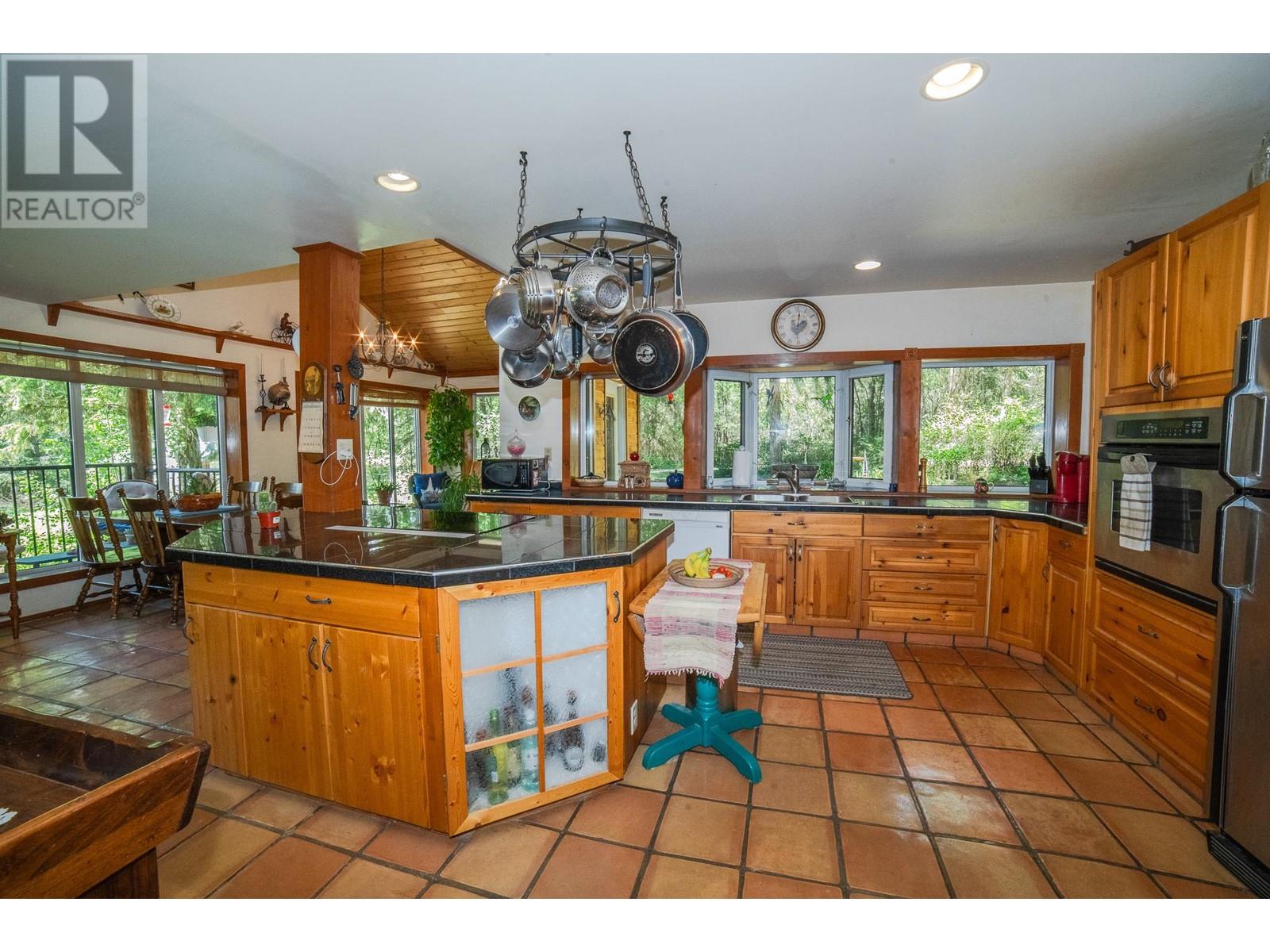 702 Forner Road, Lister, British Columbia  V0B 1G2 - Photo 26 - 10344295