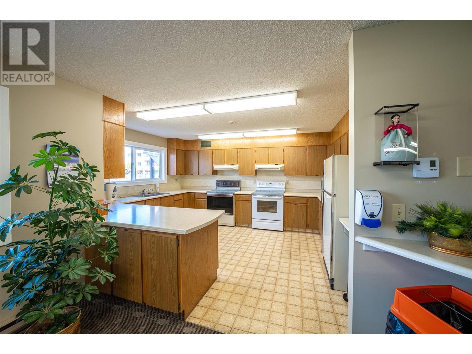 2085 Gordon Drive Unit# 120, Kelowna, British Columbia  V1Y 8S1 - Photo 28 - 10345412