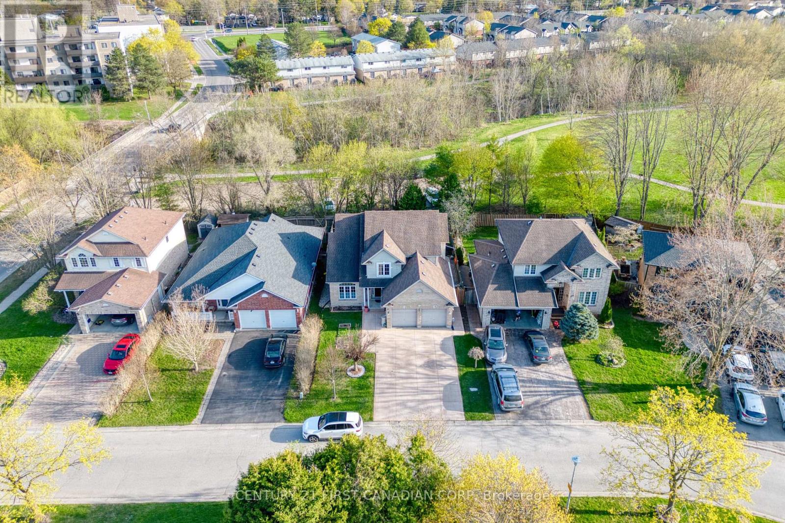 Property at 97 MCTAGGART COURT image 3