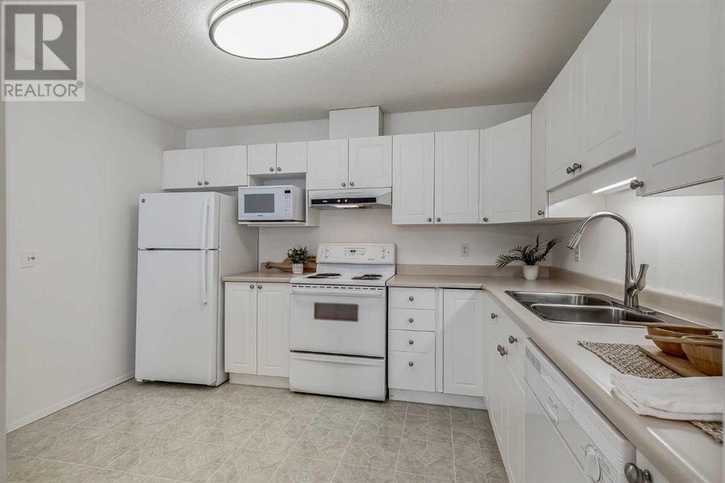 Property at 3205, 3000 Sienna Park Green SW image 4