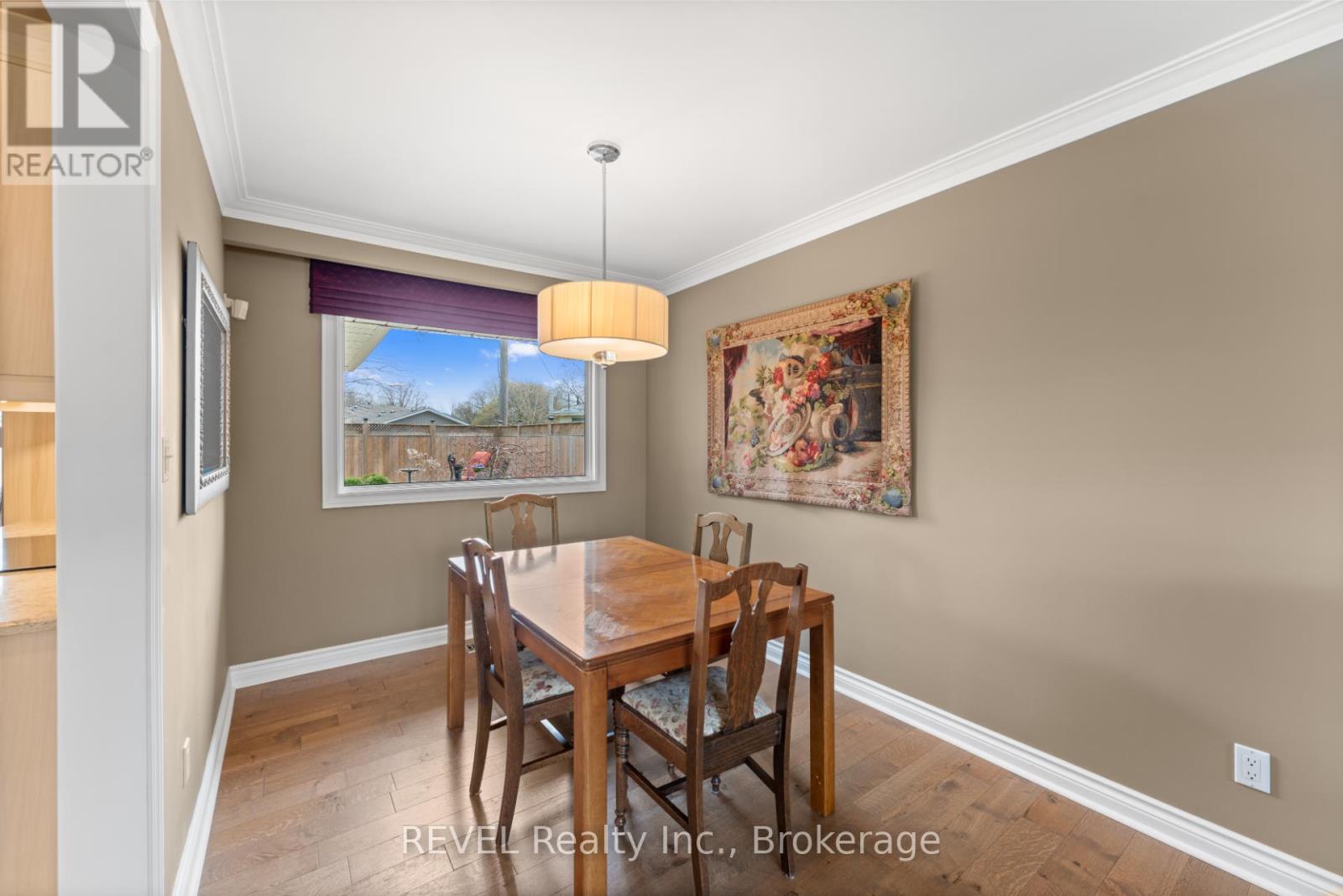 637 Thornwood Avenue, Burlington, Ontario  L7N 3B9 - Photo 12 - W12110269