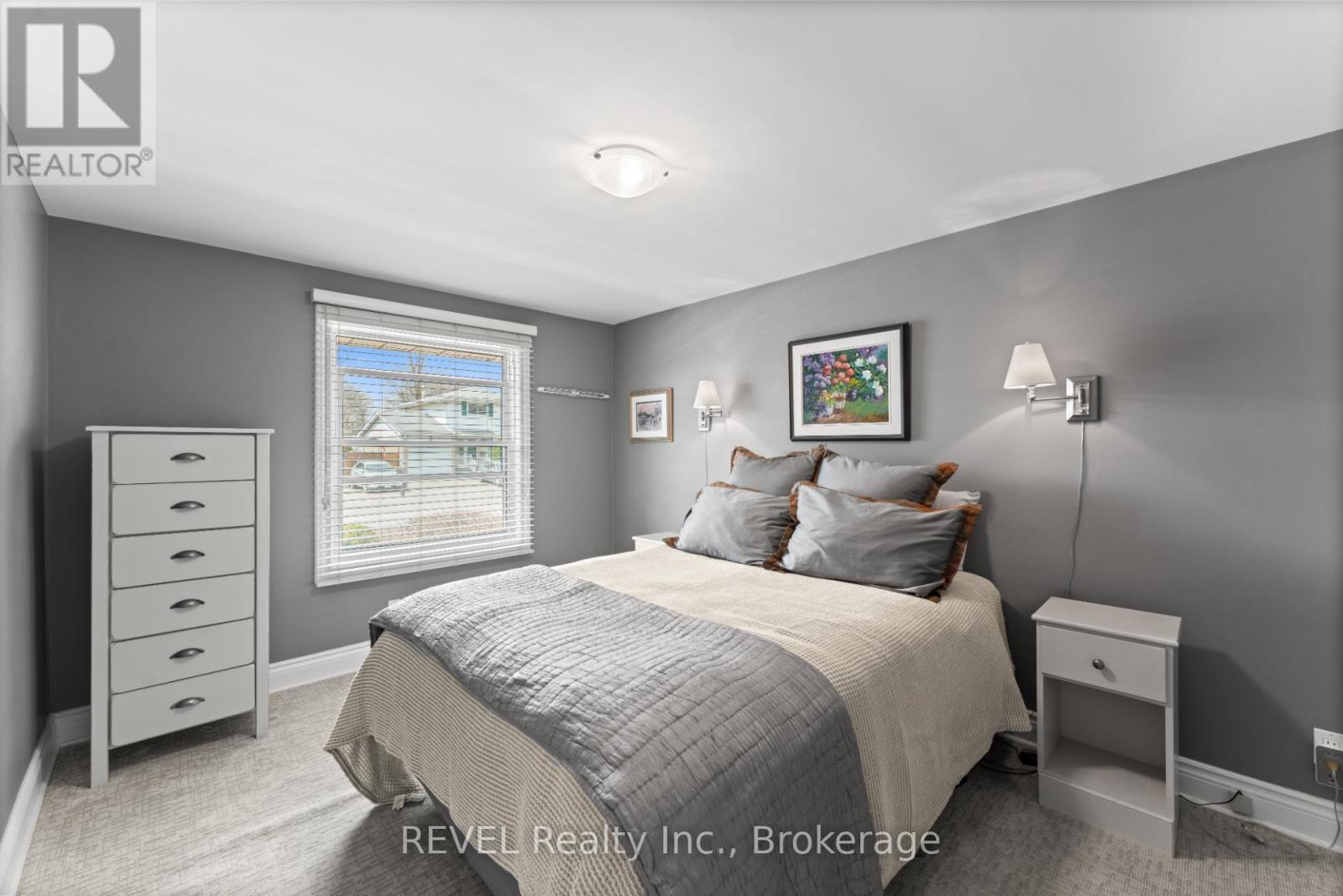 637 Thornwood Avenue, Burlington, Ontario  L7N 3B9 - Photo 16 - W12110269