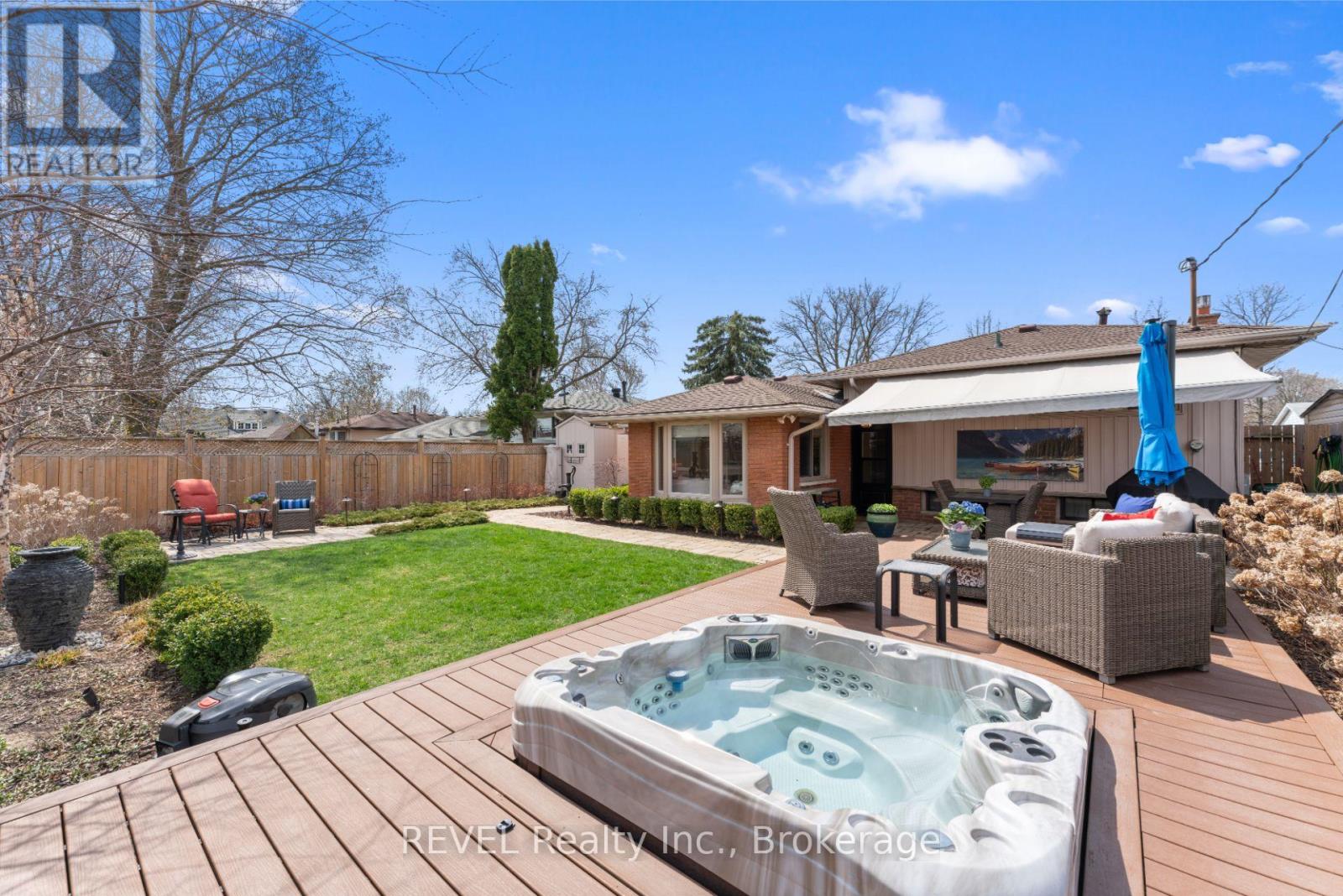 637 Thornwood Avenue, Burlington, Ontario  L7N 3B9 - Photo 27 - W12110269