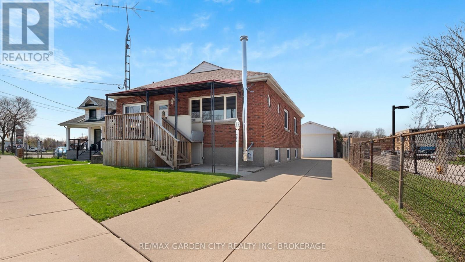Property at 323 NIAGARA STREET N image 1