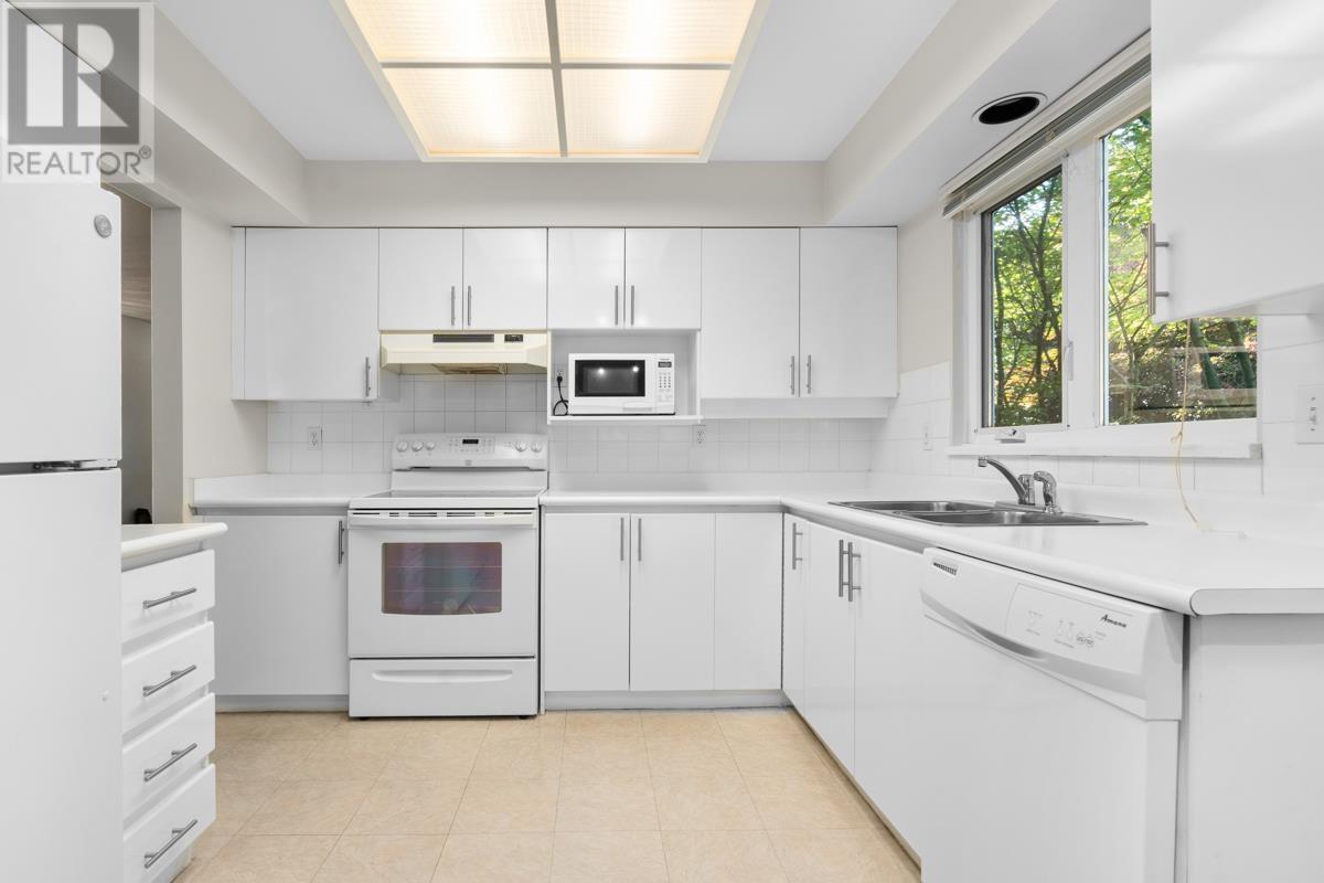 303 106 W Kings Road, North Vancouver, British Columbia  V7N 2L8 - Photo 8 - R2991921