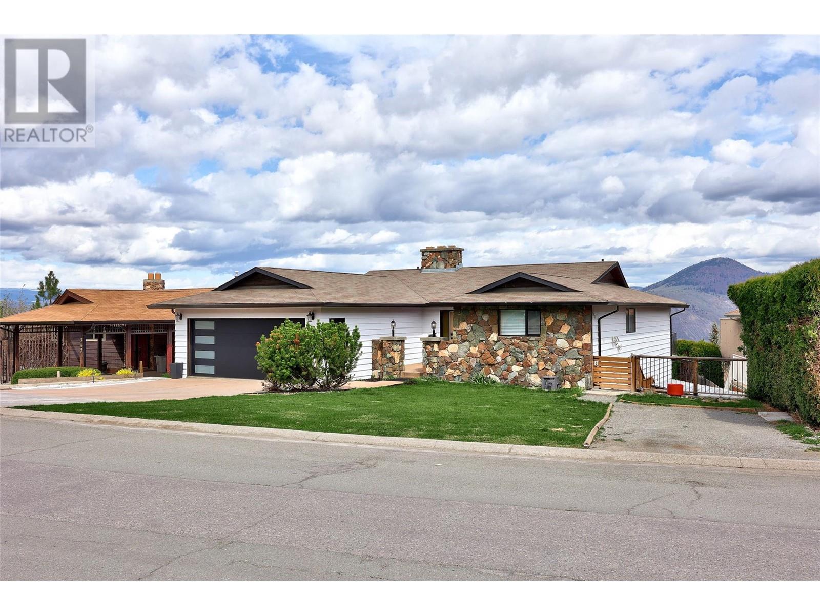 Property at 356 Gleneagles Drive image 3
