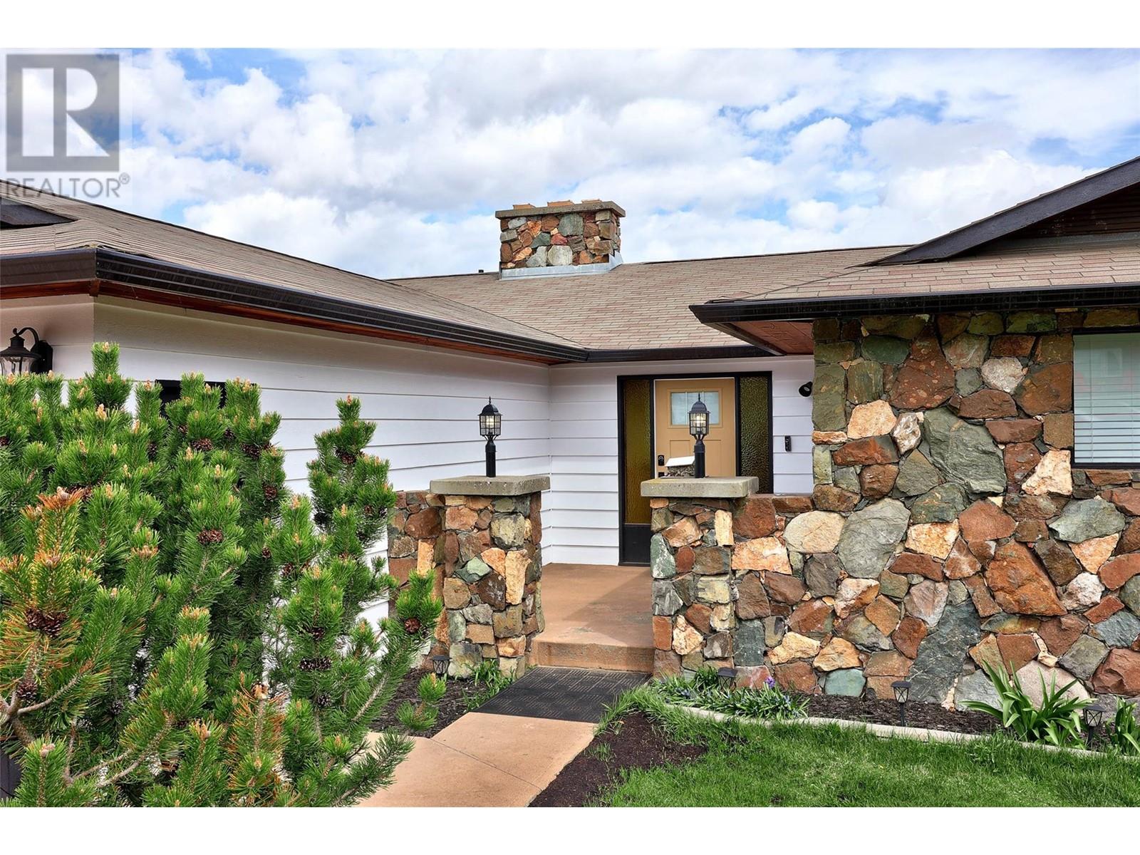 Property at 356 Gleneagles Drive image 4