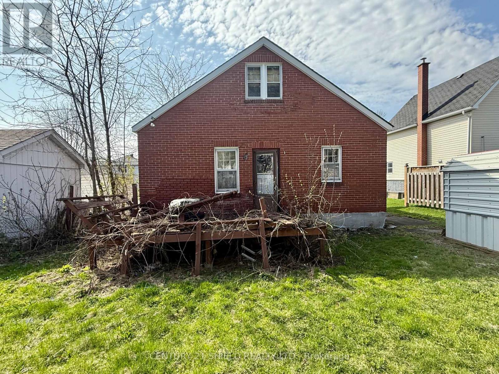 435 5th Street E, Cornwall, Ontario  K6H 2M4 - Photo 2 - X12110151