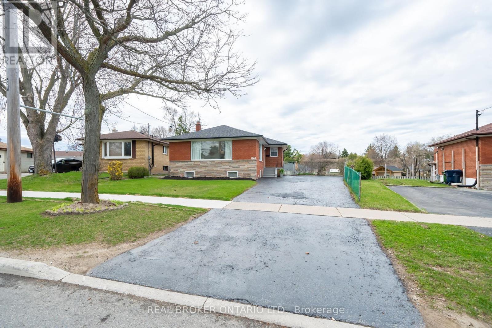 Property at 841 BRIMORTON DRIVE image 2