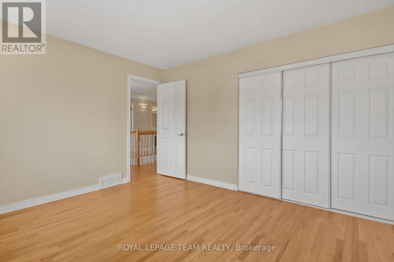 1916 Kingsdale Avenue, Ottawa, Ontario  K1T 1J1 - Photo 33 - X12048902