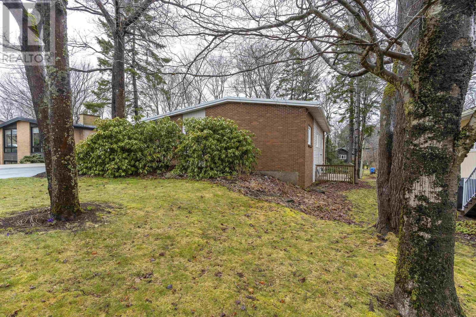 Property at 33 Southill Drive image 4