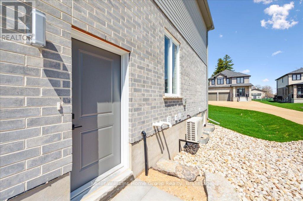 574 James Street, Centre Wellington, Ontario  N1M 2J1 - Photo 43 - X12000103