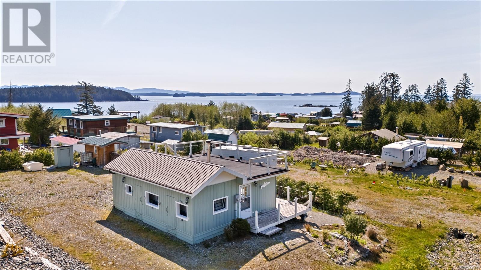 1090 Seventh Ave, Ucluelet, British Columbia  V0R 3A0 - Photo 2 - 996714