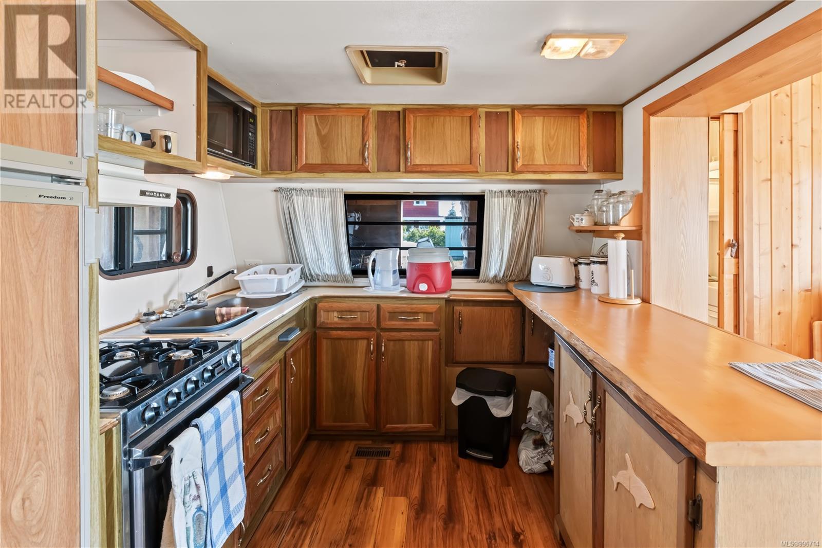 1090 Seventh Ave, Ucluelet, British Columbia  V0R 3A0 - Photo 19 - 996714