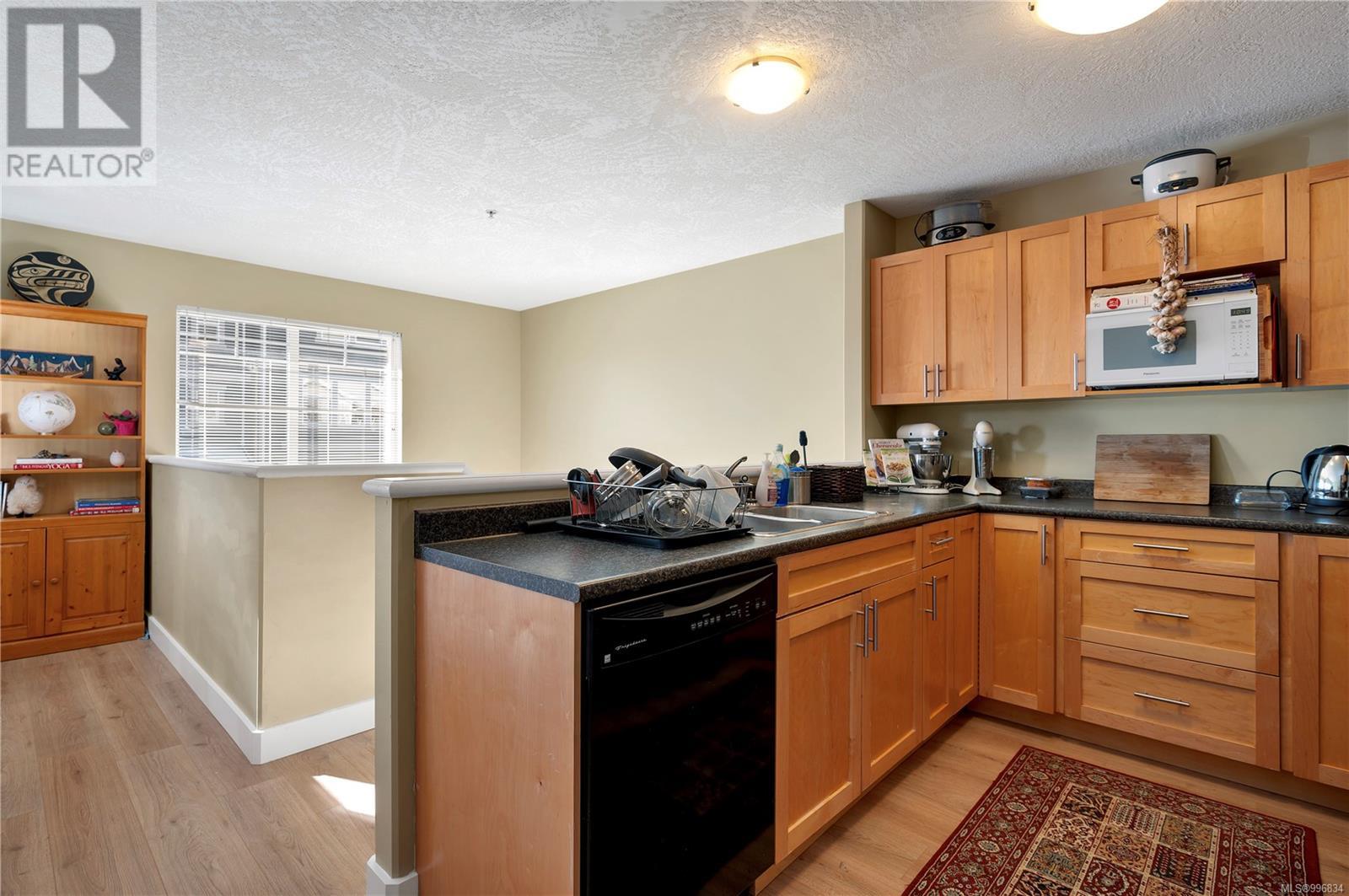 Property at 106 701 Hilchey Rd image 4