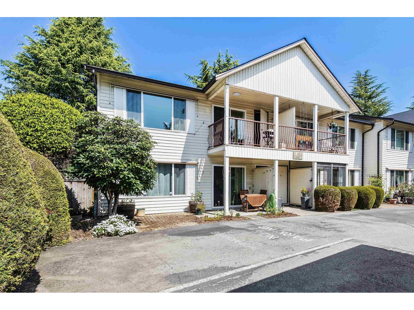 207 2853 W BOURQUIN CRESCENT, Abbotsford, British Columbia
