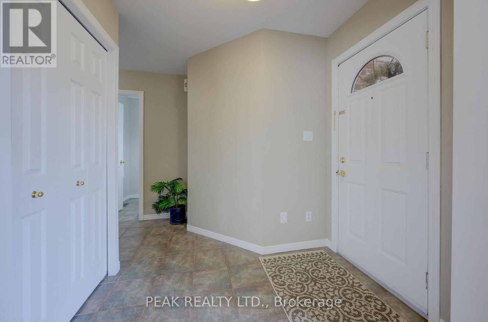 Property at 8 MUNROE CRESCENT image 4