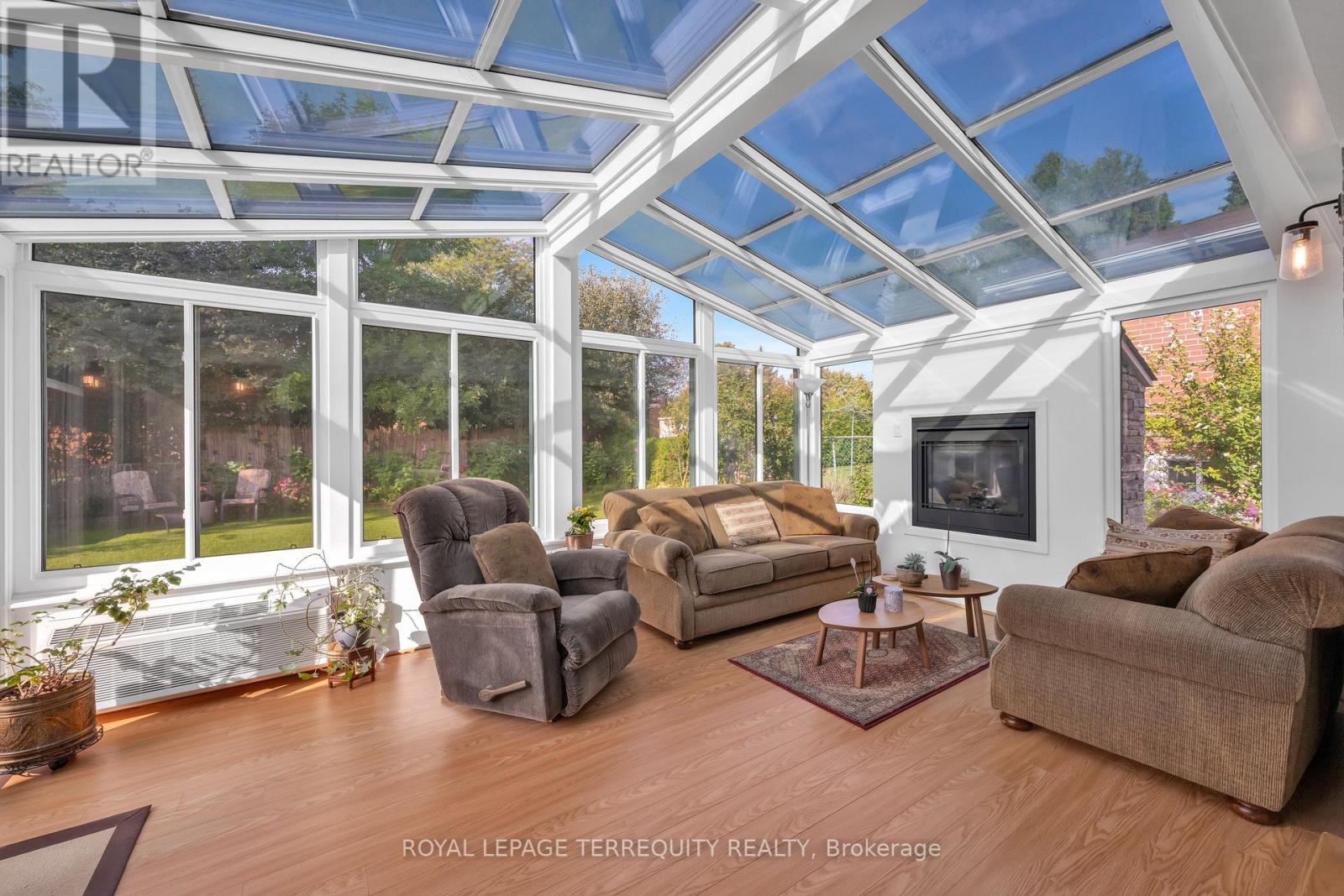 130 Verobeach Boulevard, Toronto, Ontario  M9M 1R1 - Photo 1 - W11923818