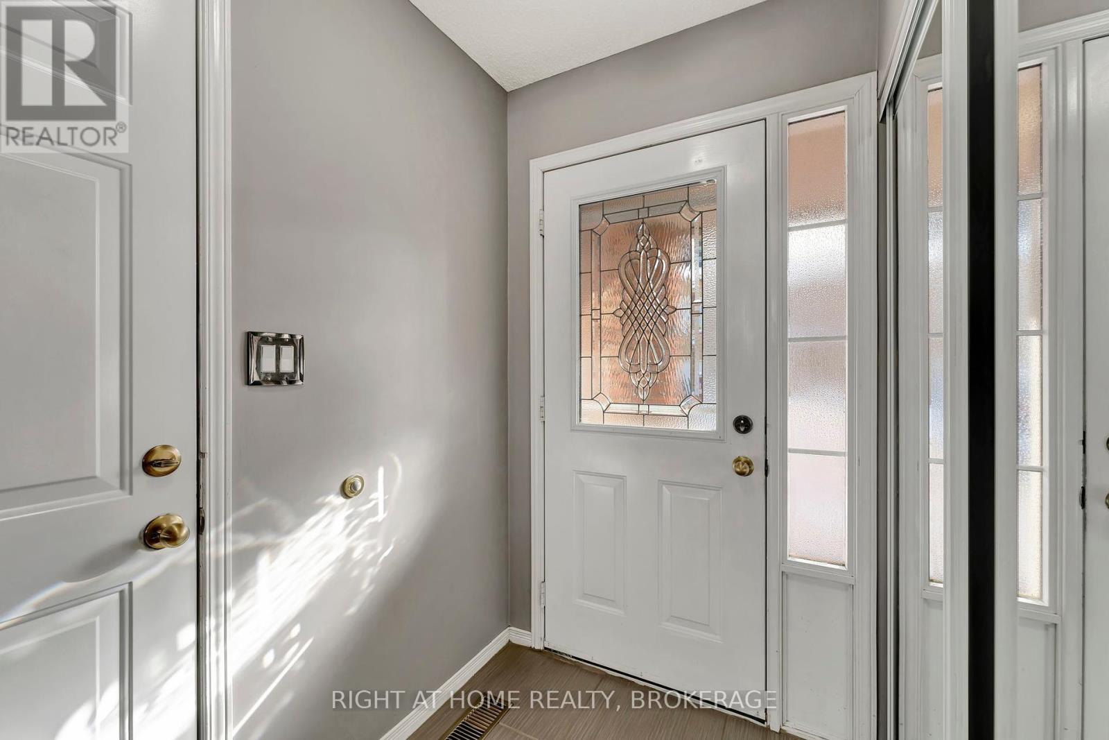 33 - 485 Green Road, Hamilton, Ontario  L8E 6A7 - Photo 4 - X12045458