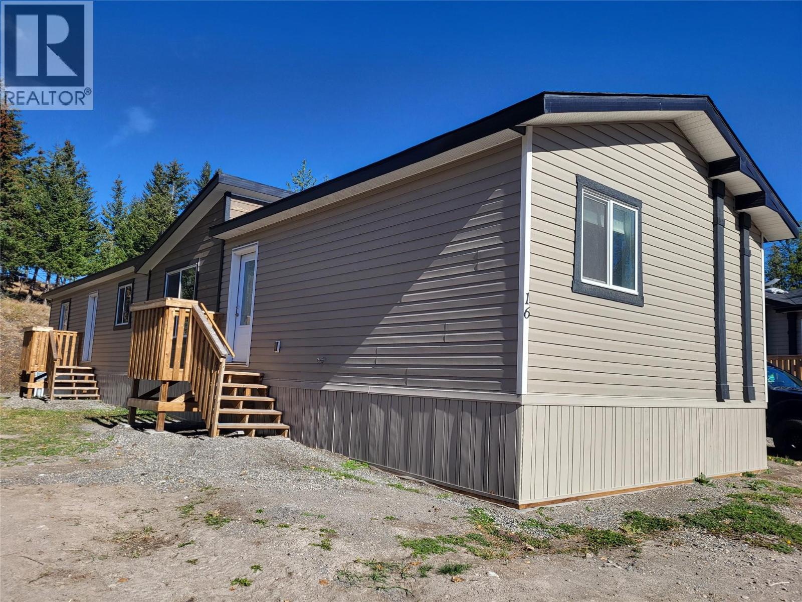 16 Wilderness Heights Drive, Elkford, British Columbia  V0B 1H0 - Photo 1 - 10345090