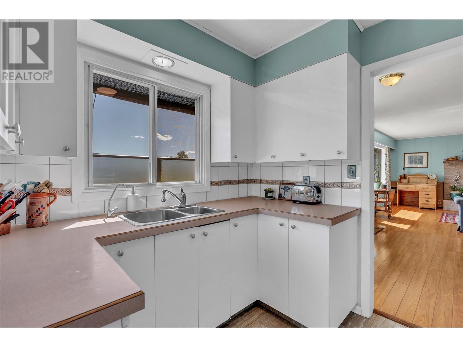 Property at 13006 Bristow Road image 3