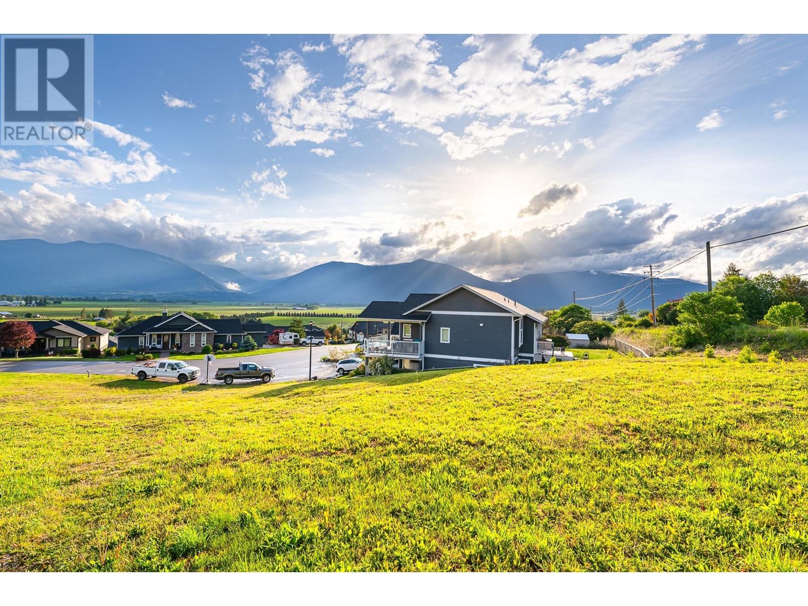 1016 Purcell Crescent, Creston, British Columbia  V0B 1G3 - Photo 6 - 10345405