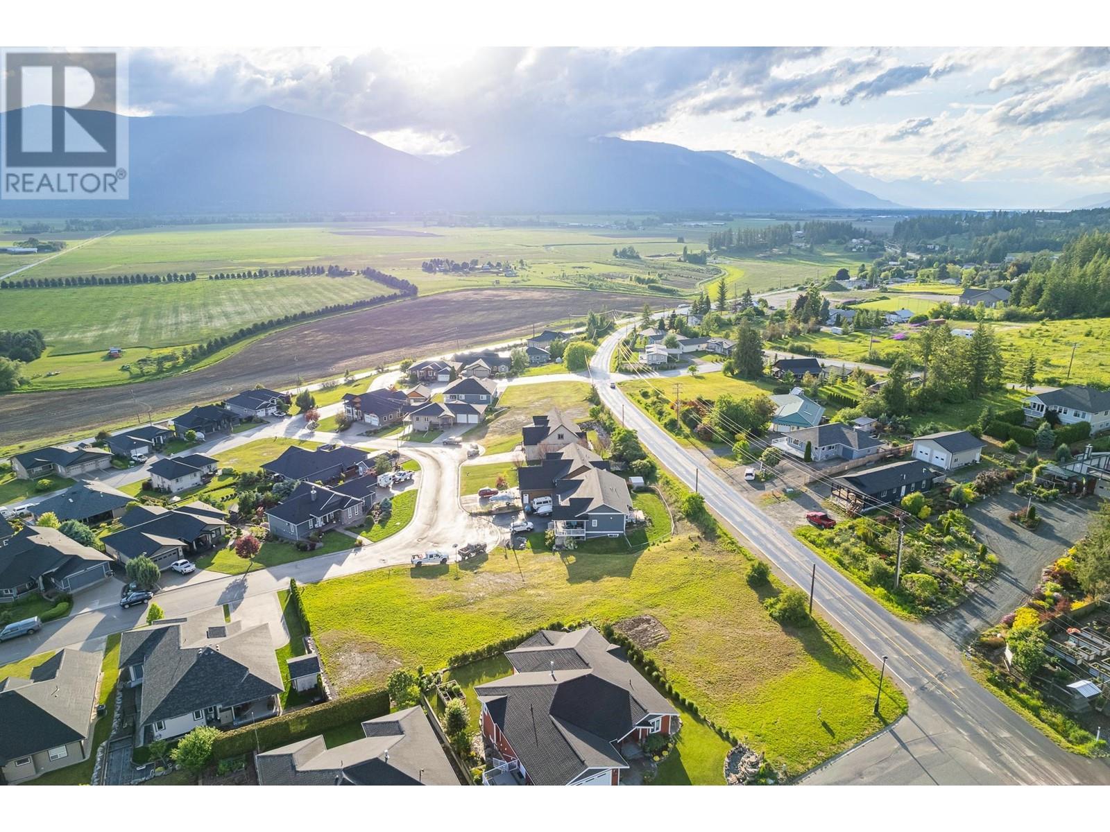 1016 Purcell Crescent, Creston, British Columbia  V0B 1G3 - Photo 12 - 10345405