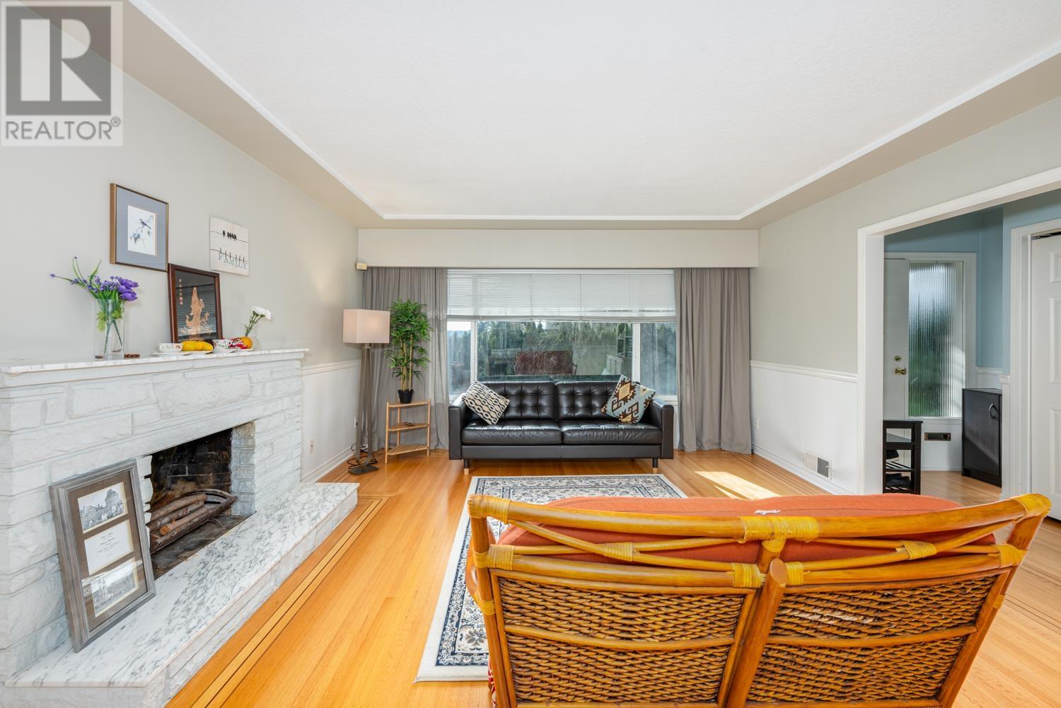 9263 10th Avenue, Burnaby, British Columbia  V3N 2T3 - Photo 5 - R2995401