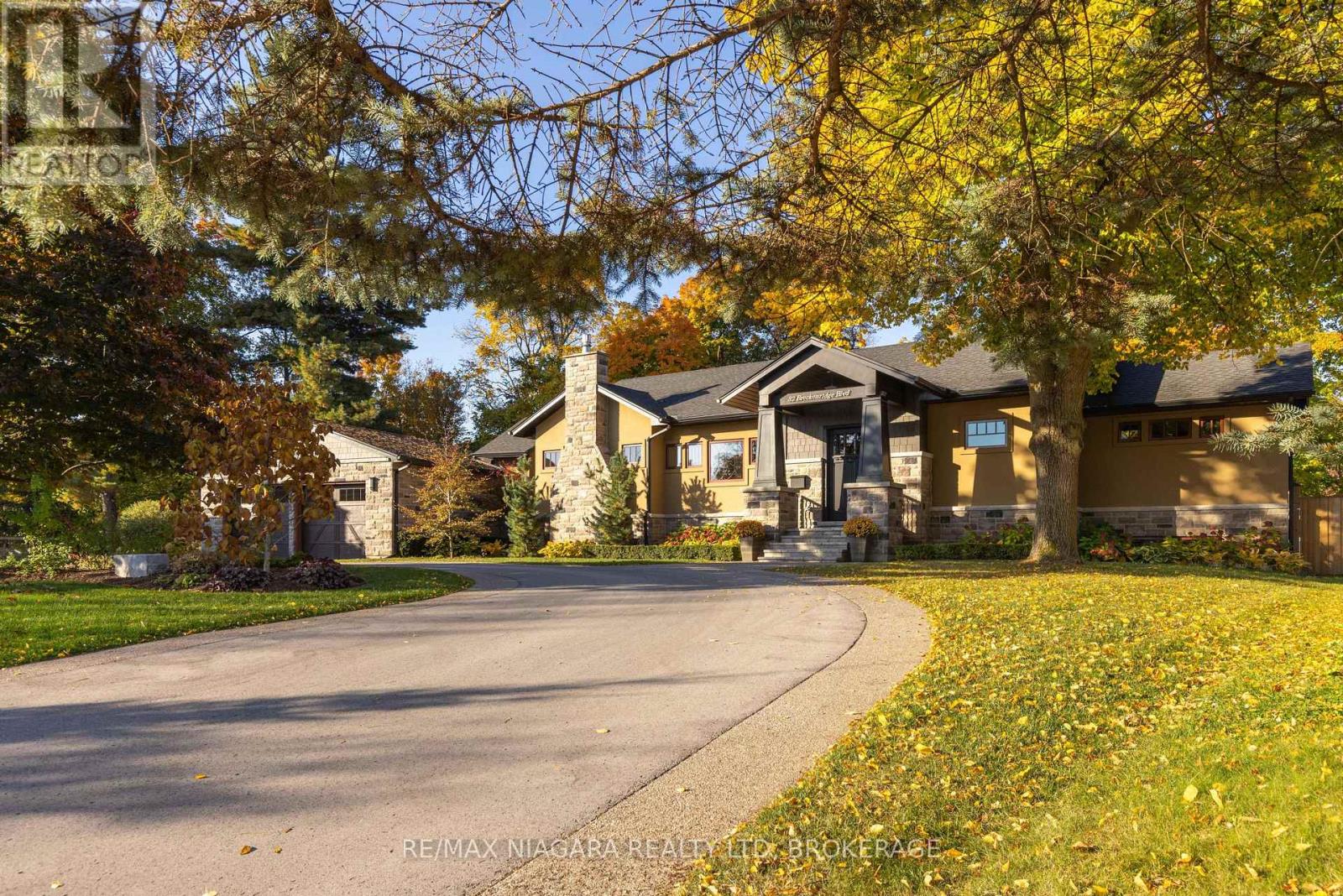 Property at 32 BRECKENRIDGE BOULEVARD image 4