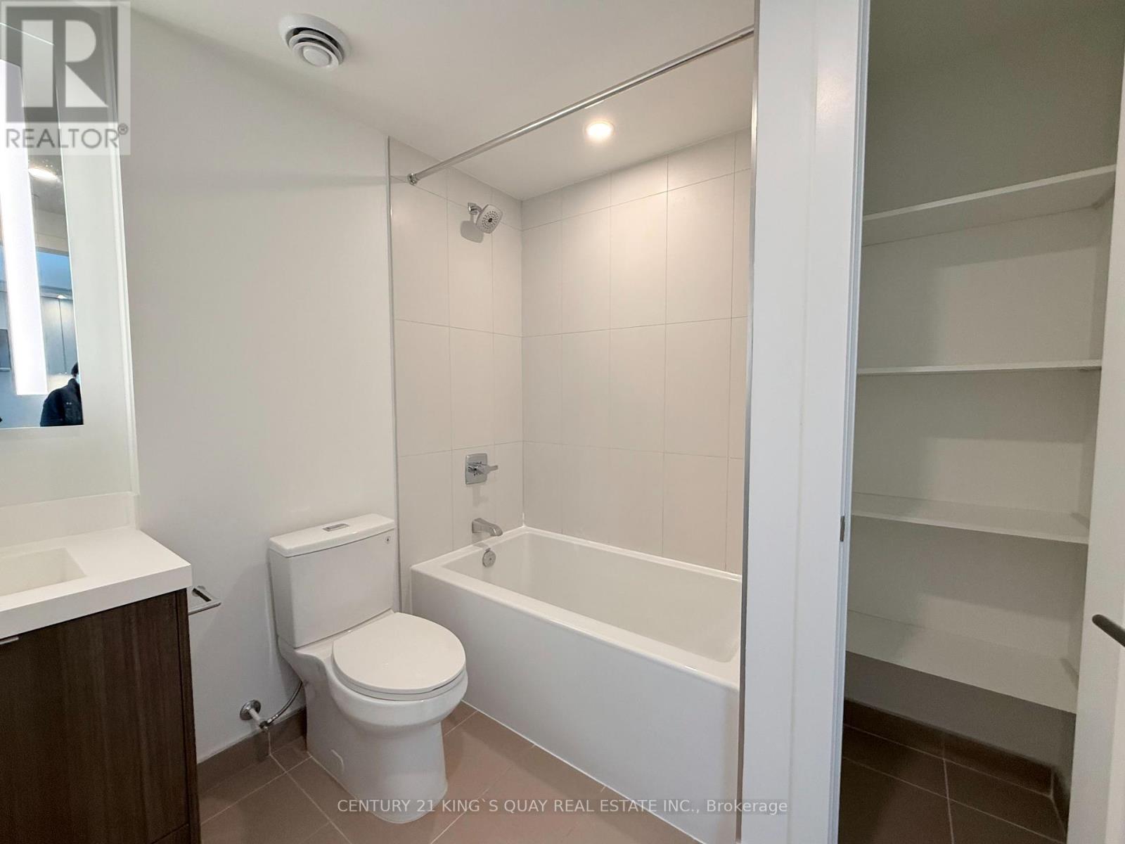 1208 - 30 Inn On The Park Drive, Toronto, Ontario  M3C 0P7 - Photo 14 - C12106316