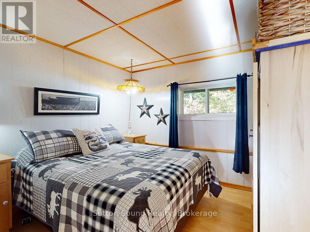 199 Mallory Beach Road, South Bruce Peninsula, Ontario  N0H 2T0 - Photo 17 - X12110205