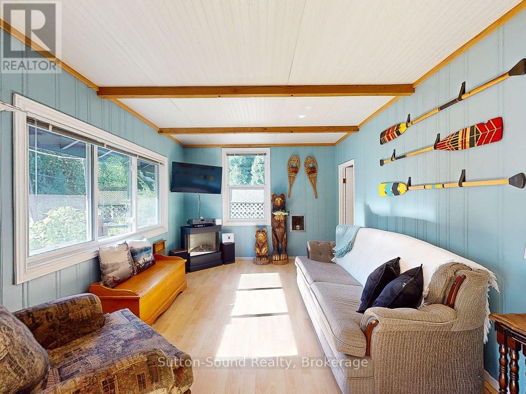 199 Mallory Beach Road, South Bruce Peninsula, Ontario  N0H 2T0 - Photo 9 - X12110205