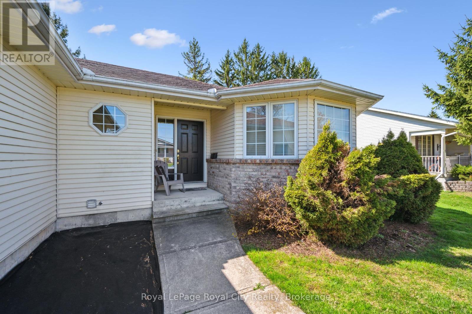 Property at 320 BELL STREET image 4
