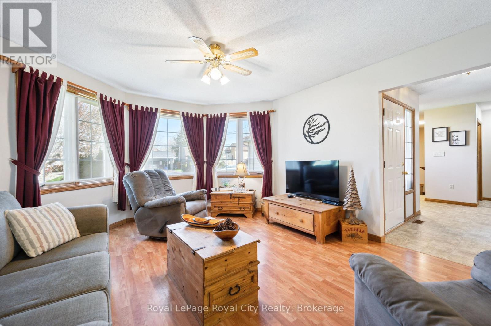 Property at 320 BELL STREET image 5