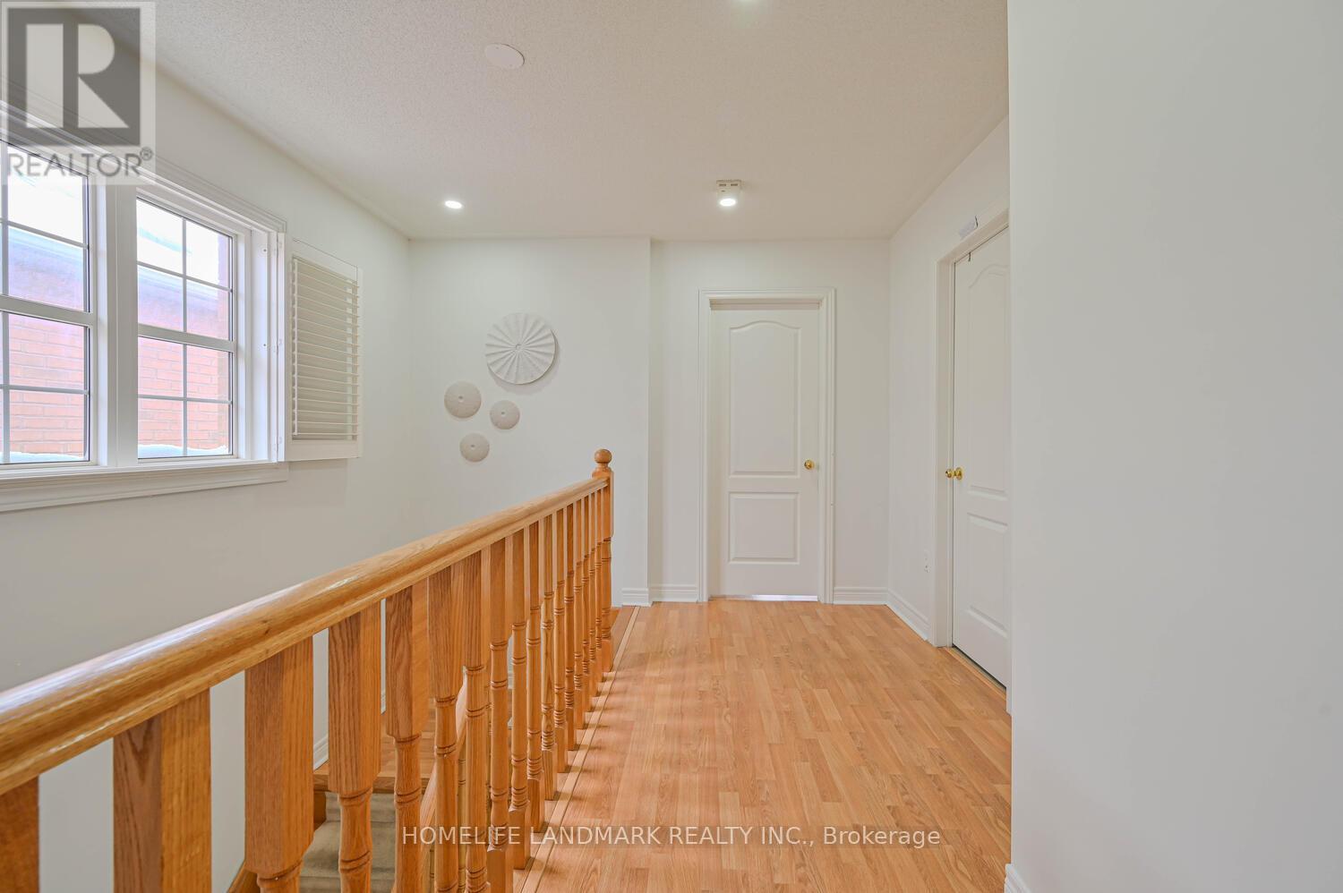 Property at 97 ARCO CIRCLE image 5