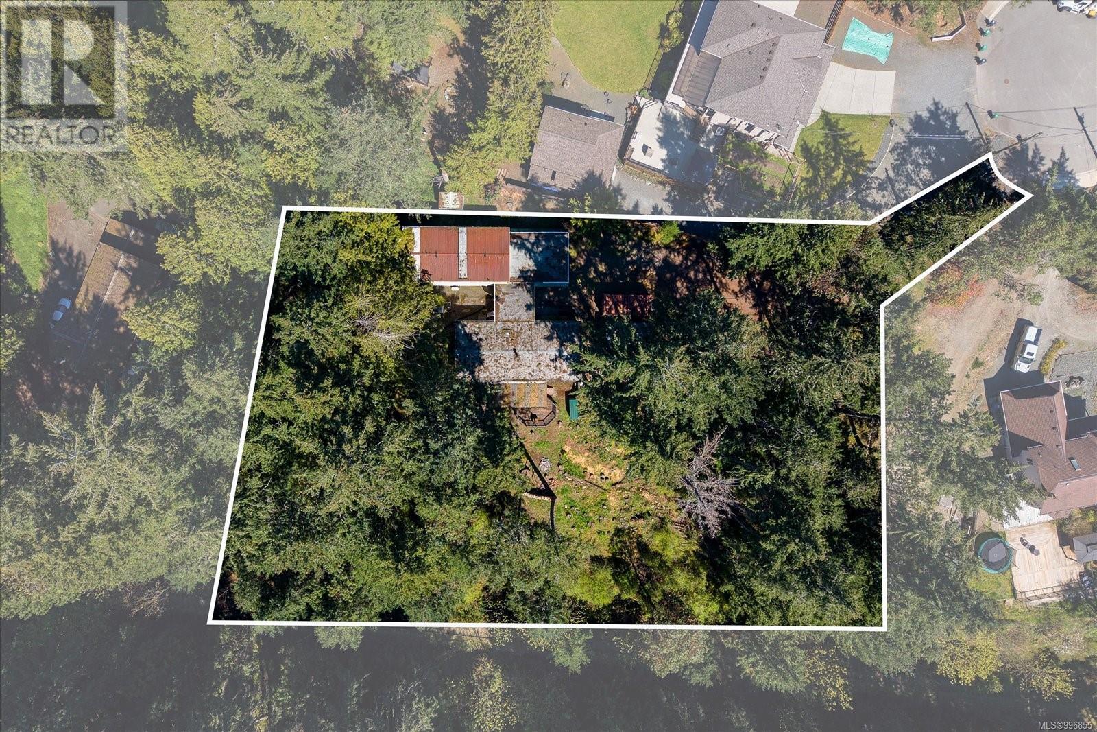 Property at 69 Lake Pl image 2