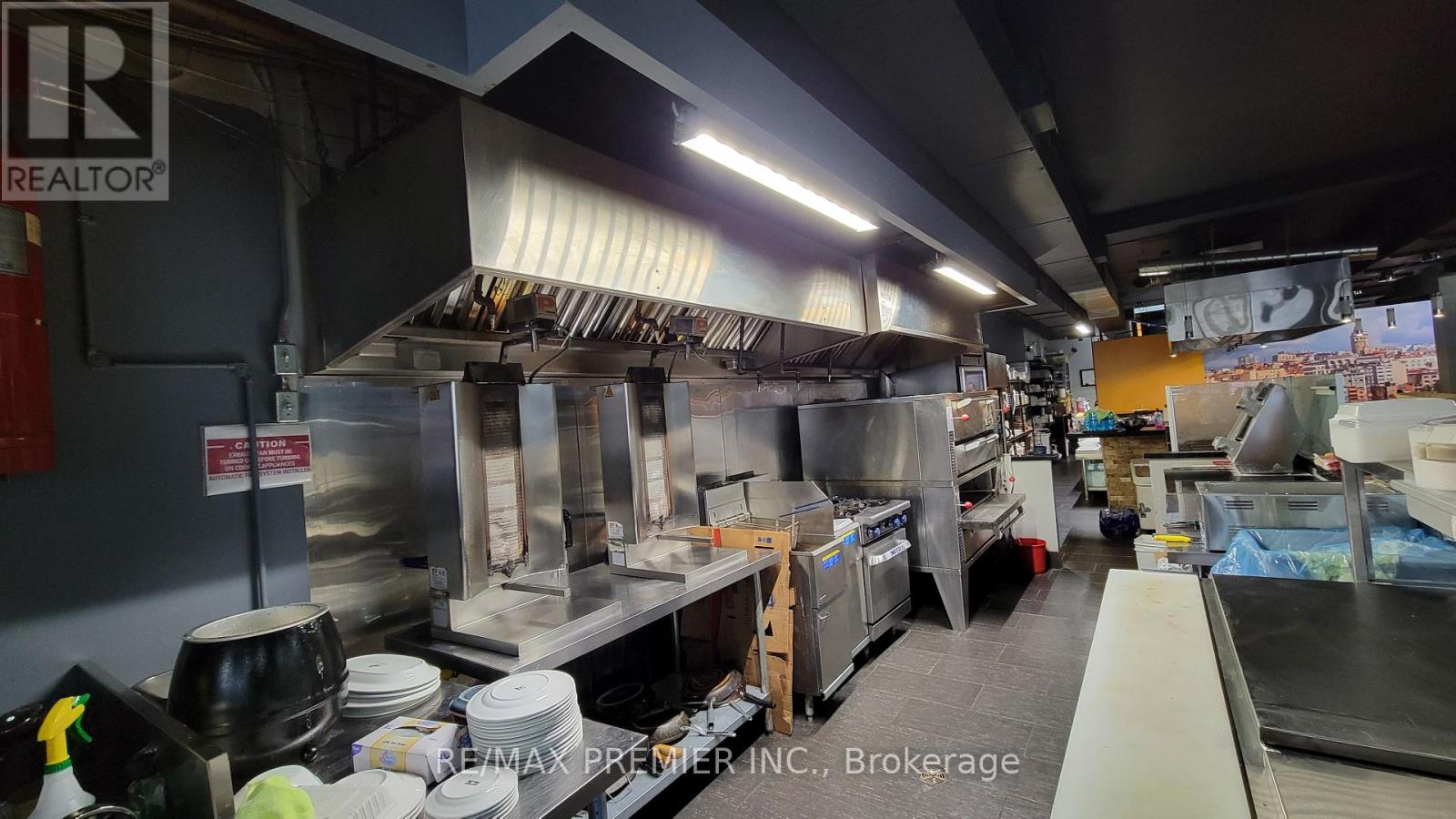 Property at MAIN - 940 DANFORTH AVENUE image 3