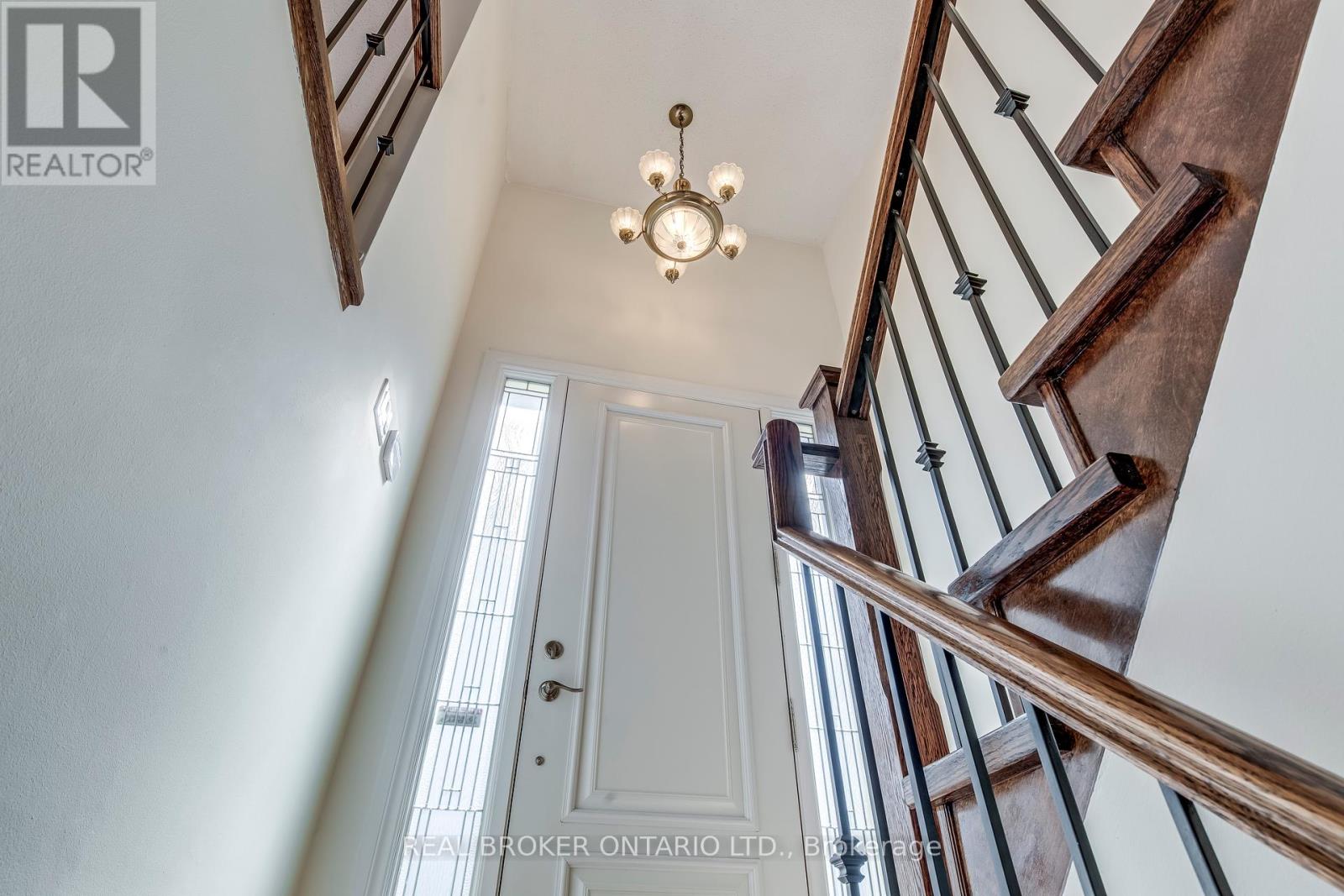 824 Ironwood Court, Whitby, Ontario  L1N 6S3 - Photo 10 - E12091315