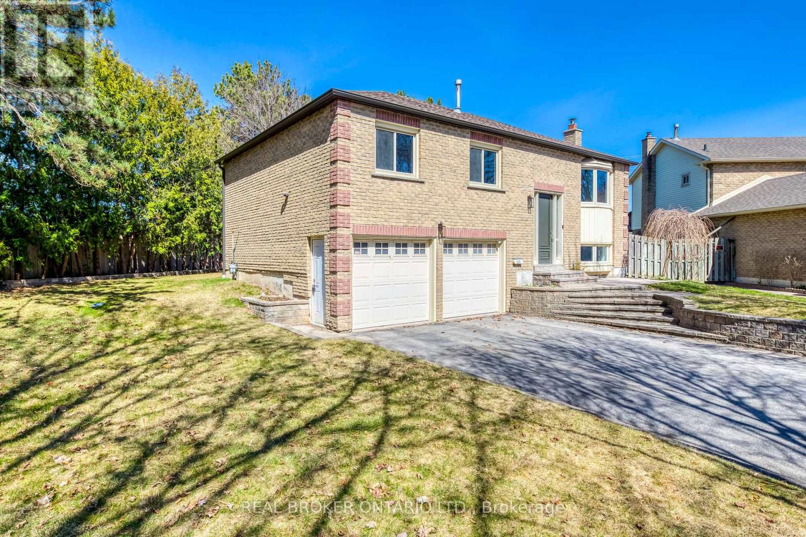 824 Ironwood Court, Whitby, Ontario  L1N 6S3 - Photo 6 - E12091315