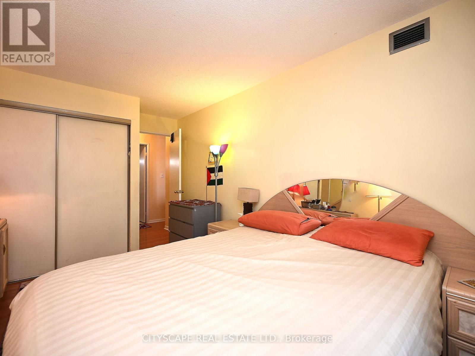 1205 - 145 Hillcrest Avenue, Mississauga, Ontario  L5B 3Z1 - Photo 22 - W11978404