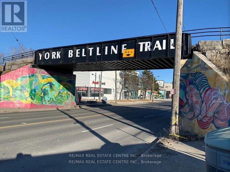 311 - 2433 Dufferin Street, Toronto, Ontario  M6E 0B4 - Photo 15 - W12110230