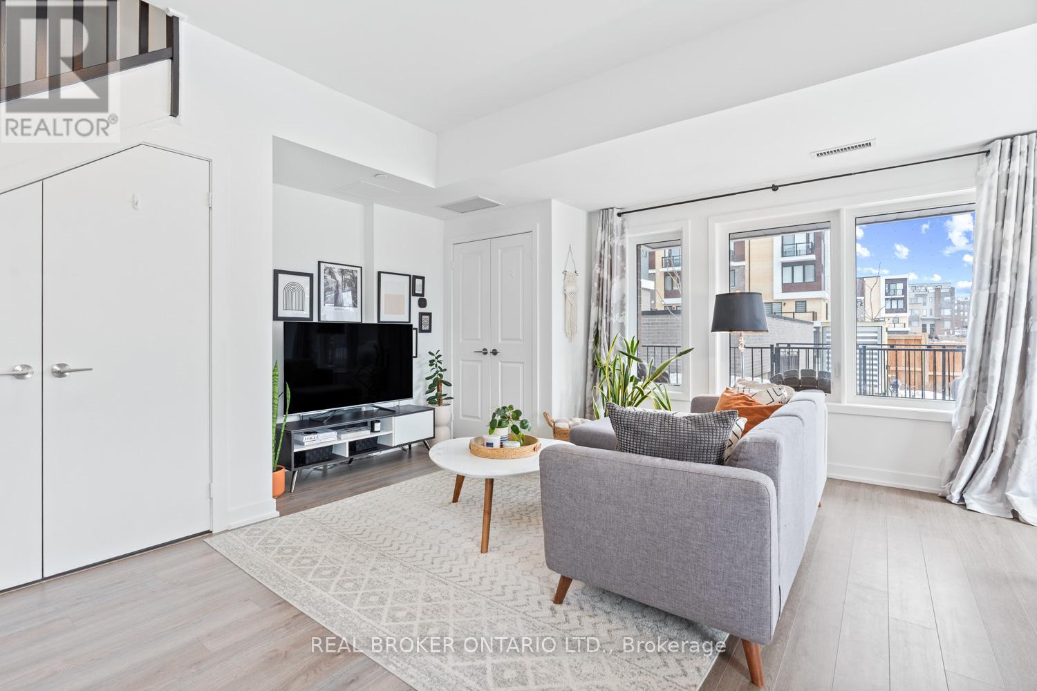Property at 105 - 155 DOWNSVIEW PARK BOULEVARD image 3