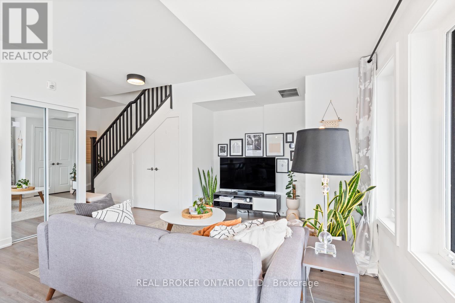 Property at 105 - 155 DOWNSVIEW PARK BOULEVARD image 4