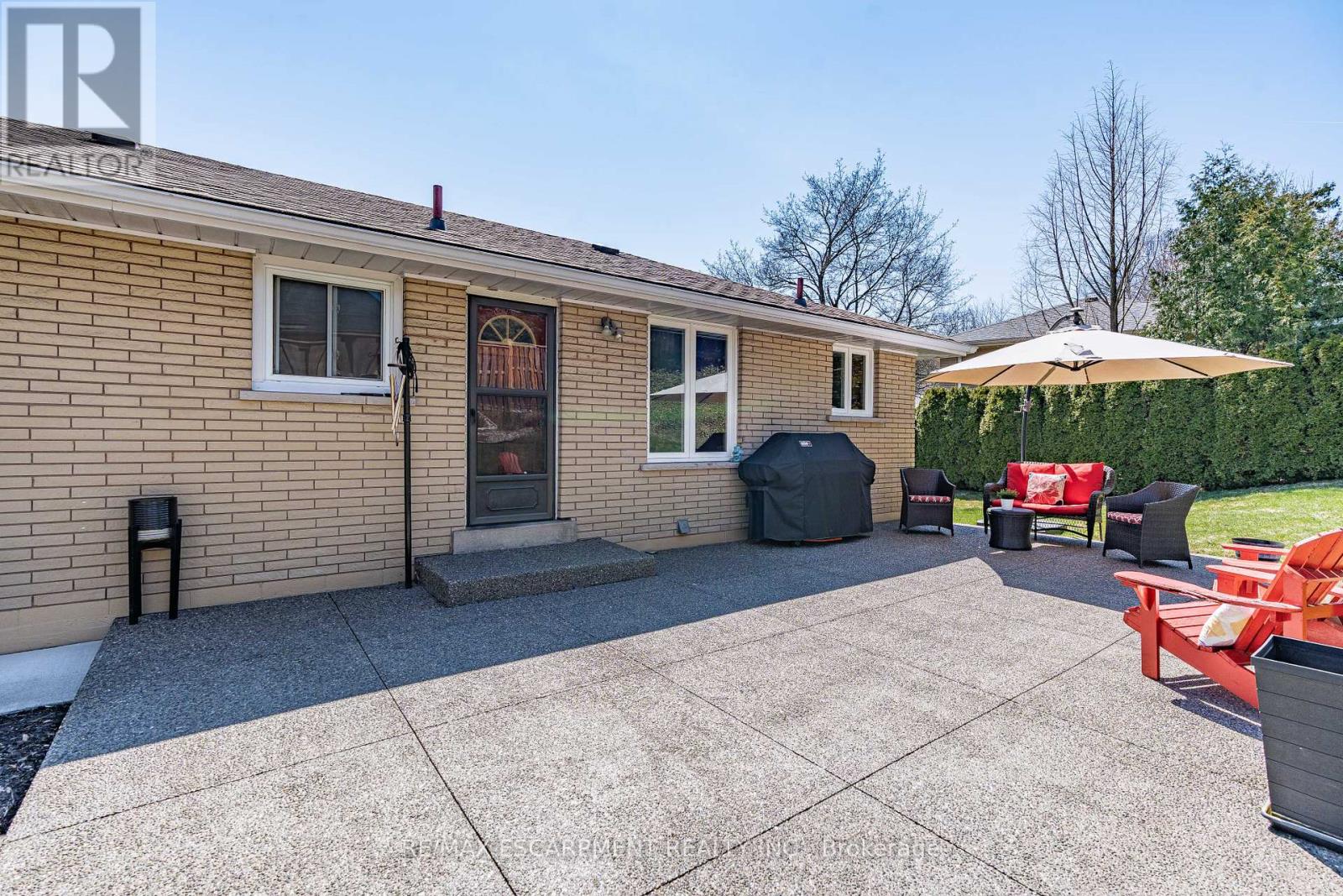 77 Hill Crest, Hamilton, Ontario  L9G 3A2 - Photo 22 - X12110229