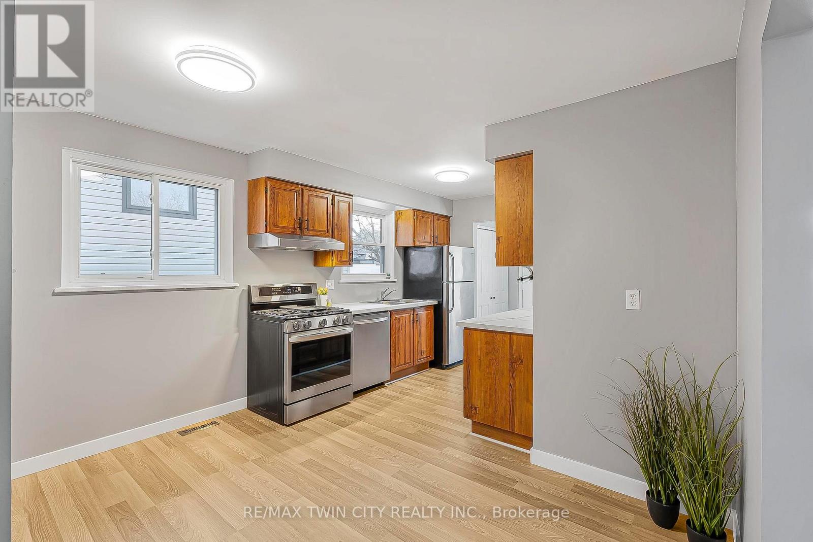 Property at 82 HAHN AVENUE image 3