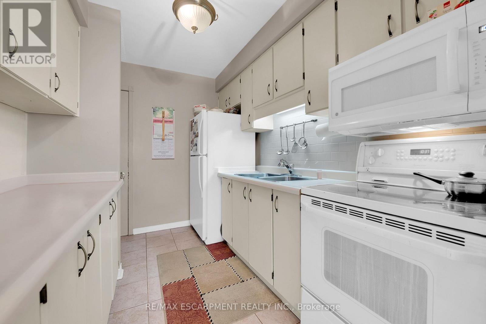 Property at 5016 FRIESEN BOULEVARD image 4