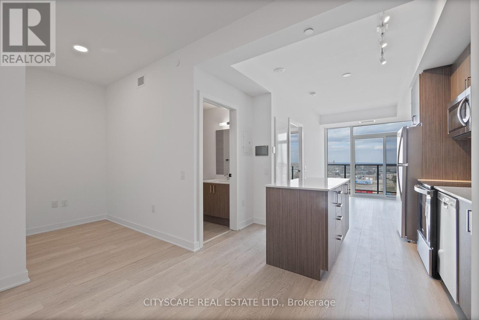 610 - 2782 Barton Street E, Hamilton (Riverdale), Ontario  L8E 2J8 - Photo 3 - X12110305