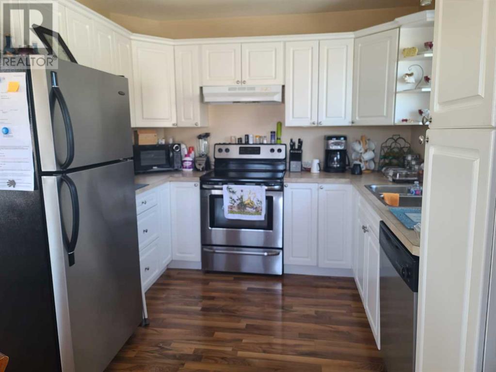 Property at 10506 90 Street image 2